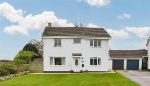 6, Boscundle Avenue, Falmouth TR11 5BX