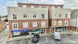 Flat 11, 411a Highcliffe House, Lymington Road, Christchurch BH23 5EN
