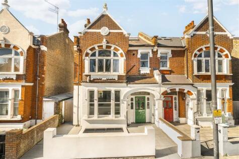 Fulham Palace Road, Bishops Park