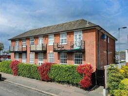 Flat 1, 1373, London Road, Leigh-on-sea SS9 2SA
