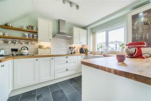 2, Fairmead Close, Saltash PL12 6SB