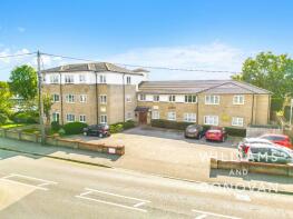 Flat 17, 68 70 Willow Lodge, Hart Road, Thundersley, Benfleet SS7 3PQ