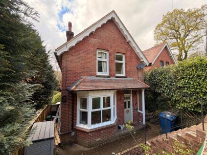 14 Sturt Road, Haslemere, Surrey, GU27 3SD