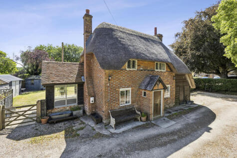 Newbury Road, Shefford Woodlands, Hungerford, West Berkshire, RG17 7AJ