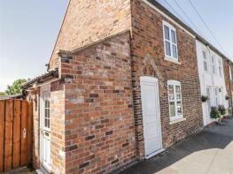 4, Lynton Cottages, Main Street, Hull HU11 4TD
