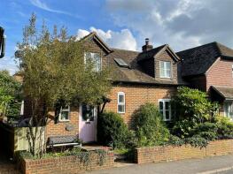 Clo Clo Cottage, Alresford Road, Basingstoke RG25 2EG