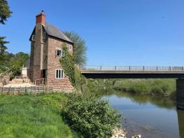 Toll Bridge House, C1262 From Toll Housewye Bridge To New Mills Farm Road, Hereford HR1 4TT
