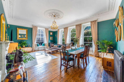 Ellenborough Crescent, Weston super Mare - SPECIAL PERIOD FLAT