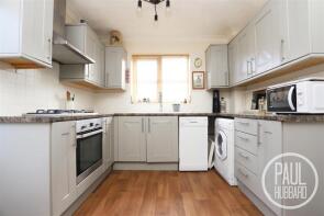 19, Strowgers Way, Lowestoft NR33 7PA