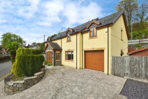 Bracken House, Heol Nant, Llannon, Llanelli SA14 6AE