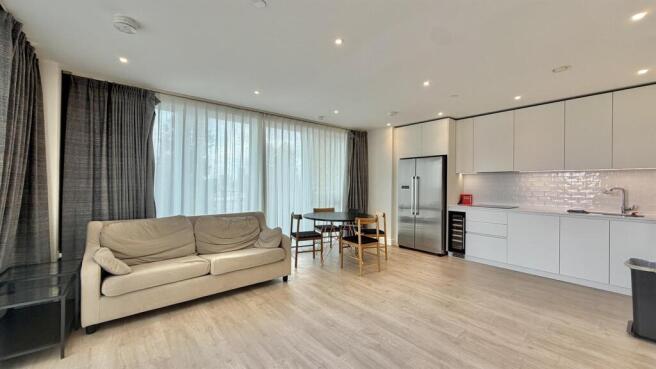 3 bedroom flat at Boulevard Wembley, HA0 1BD for r