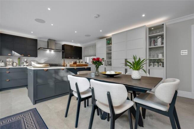 Kitchen/Dining Area