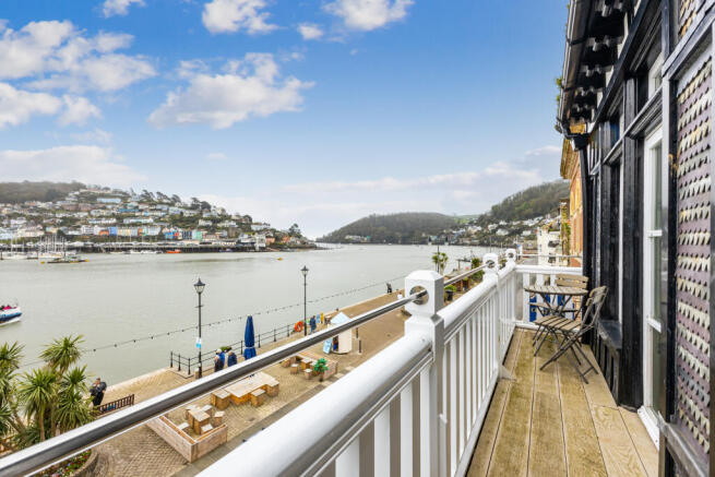 6 Balcony
