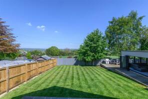 141, Clough Lane, Rastrick, Brighouse HD6 3QP