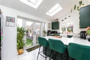 35, Fairway, Normanton WF6 1SF