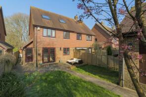 6, Ivy Close, Folkestone CT18 8NH