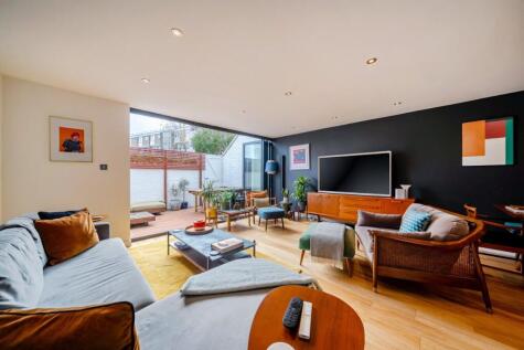 Tintern Close, Putney, London, SW15