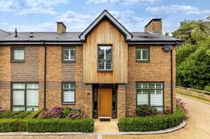 7, Dorchester Mews, Chertsey KT16 0DA
