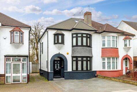 Burleigh Gardens, N14 5AG
