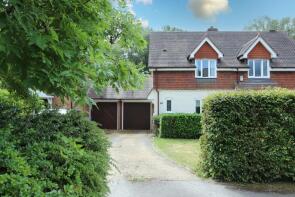 22, Beauclerk Green, Winchfield, Hook RG27 8BF