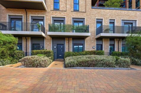 Heartwell Avenue, Canning Town, London