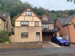 8, The Glade, Blackwood NP12 2HB