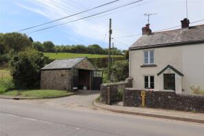 Newlyn Cottage, Road Past Taw River Inn, Okehampton EX20 2NT