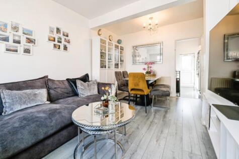 Leighton Avenue, London, E12