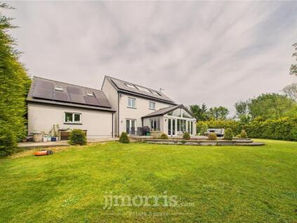 9 Maes-yr-Afon, Goodwick, Pembrokeshire