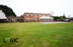 Manor Grange House, Cobcroft Lane, Cridling Stubbs, Knottingley WF11 0AZ