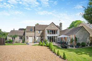 4, Fayre Gardens, Fairford GL7 4NU