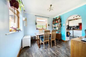 6, Hall Court, Kelfield, York YO19 6RX