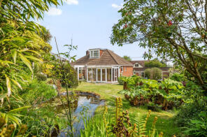 Ventura, Oakleigh Drive, Landford SP5 2AT
