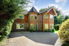 Oak Lodge, London Road, Hill Brow, Rogate GU33 7NS
