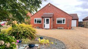 Lochbue, Church Way, Tydd St Mary, Wisbech PE13 5SA