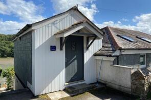 The Beach Hut, Road Joining Malpas Road To Bar Meadows, Malpas, Truro TR1 1SN