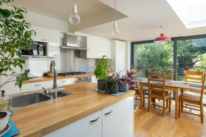 Kitchen / Dining