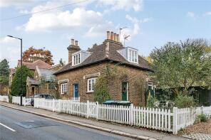 5, Maidens Bridge Cottages, Bulls Cross, Enfield EN2 9HB