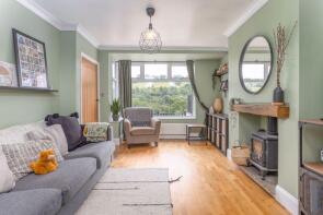 16, Parkfield Drive, Triangle, Sowerby Bridge HX6 3PJ