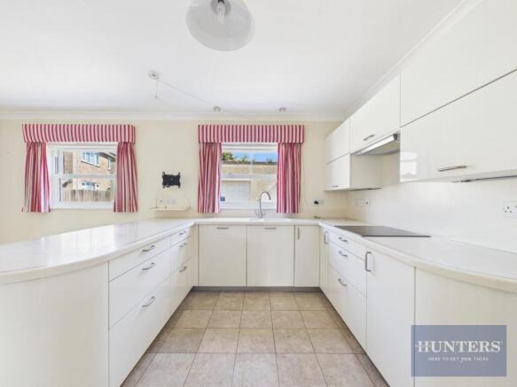 Kitchen / Dining Area