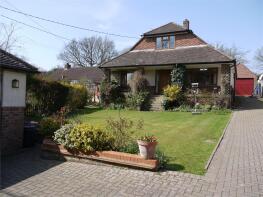 Pine Tops, Flaunden Lane, Flaunden, Hemel Hempstead HP3 0PQ