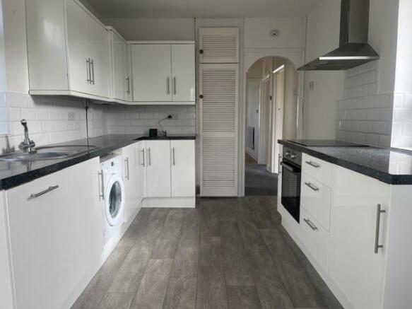 Kitchen 2.jpg
