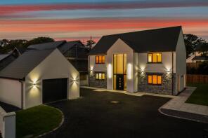 2, Ashmoor Gardens, Houghton, Milford Haven SA73 1PQ