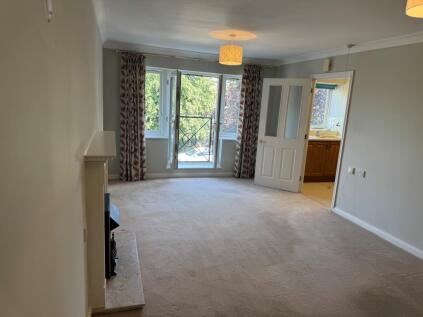 18 Deercote Court, Glen Luce, Turners Hill, Cheshunt, Herts, EN8 8NW