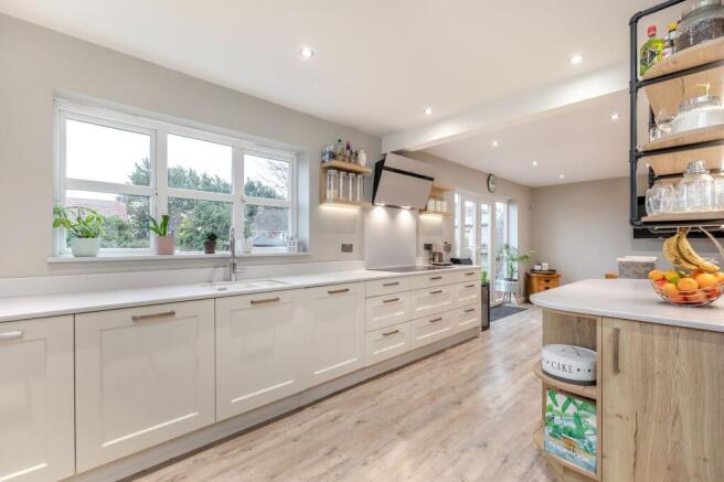 Kitchen / dining room