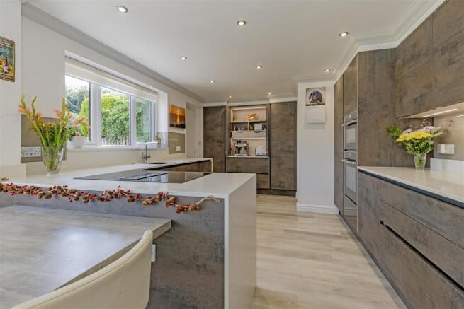 Impressive Dining Kitchen