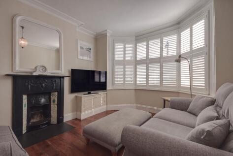 Oxhey Avenue, Watford, WD19