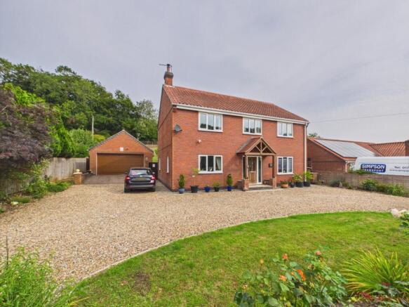 4 Bedroom Detached House - For Sale
