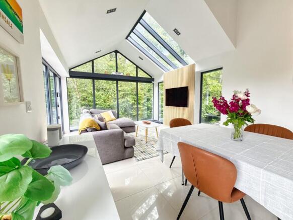dining and lounge