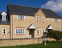 2, Chestnut Green, Brackley NN13 5TY